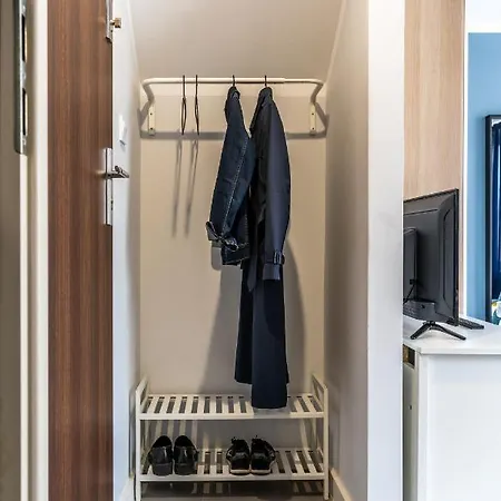 Golden - Cozy Studio Apartment *