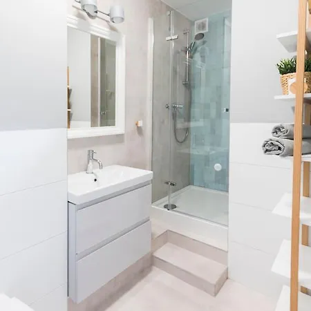 Golden - Cozy Studio Apartment *