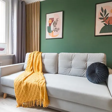 Golden - Cozy Studio Apartment