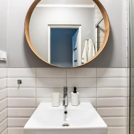 Golden - Cozy Studio Apartment *
