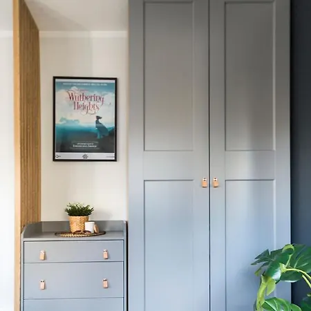 Golden - Cozy Studio Apartment *